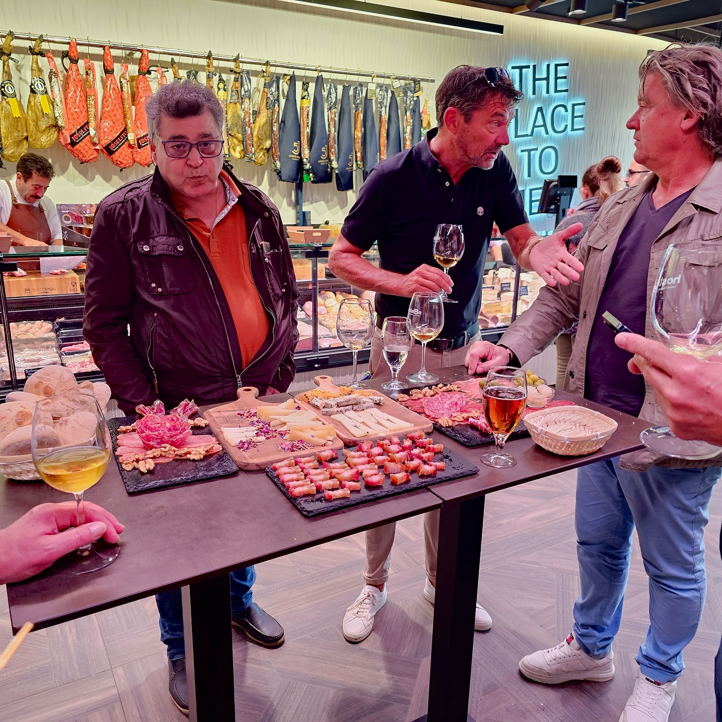 Degustación de producto en Gastro Charcutería