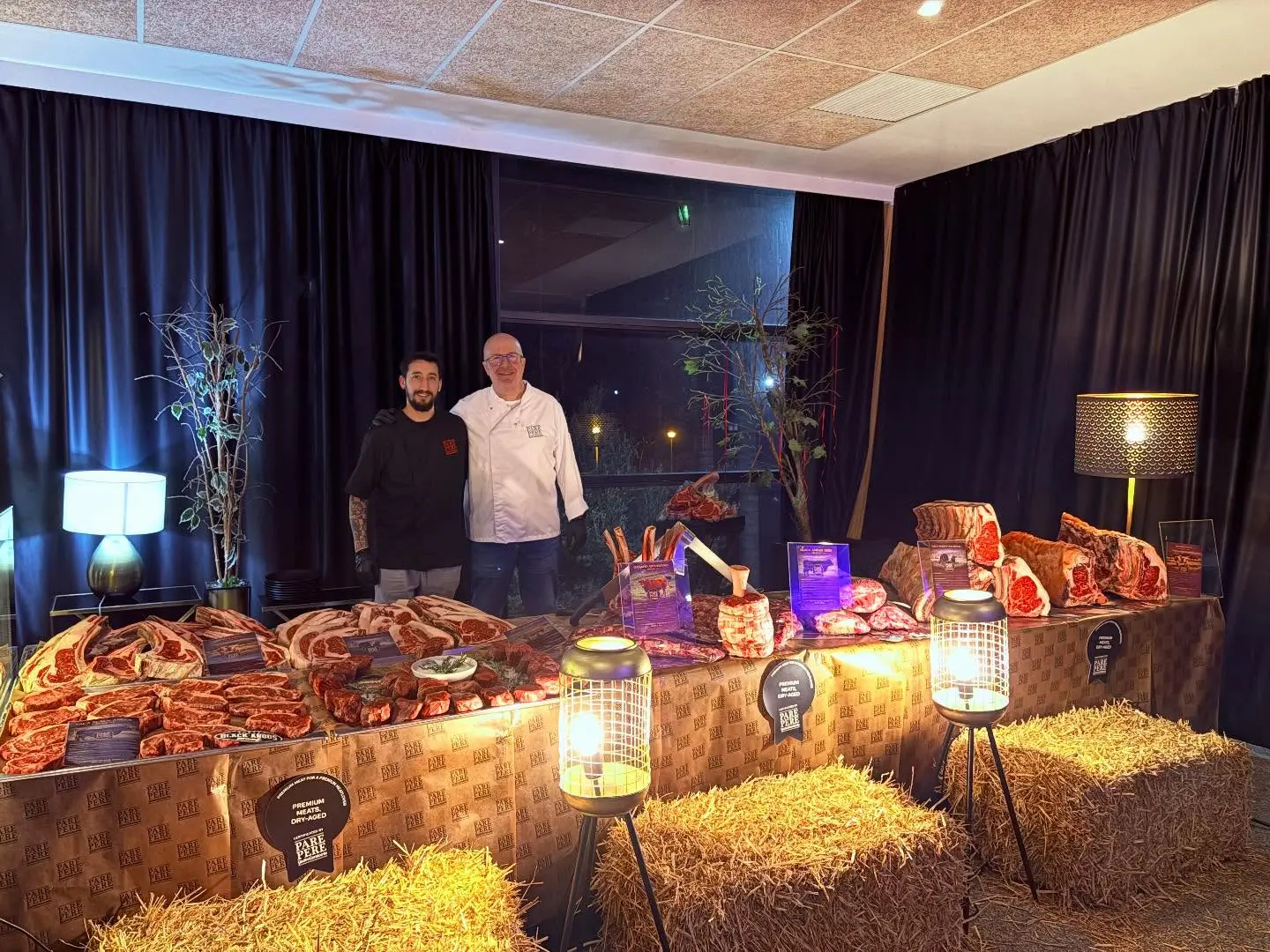 Mesa de degustación durante un evento en Gastro Carnicería